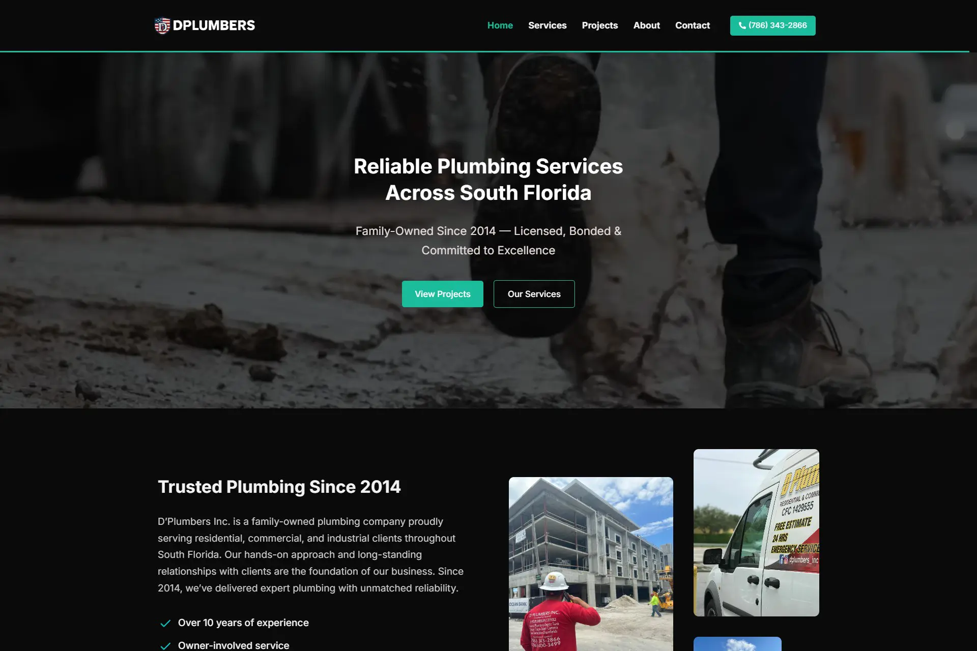 Captura de la página principal de DPlumbers.com, con un fondo de un obrero caminando entre agua, el texto “Reliable Plumbing Services Across South Florida”, botones de View Projects y Our Services, y una sección inferior que presenta la empresa y fotos de proyectos de plomería.